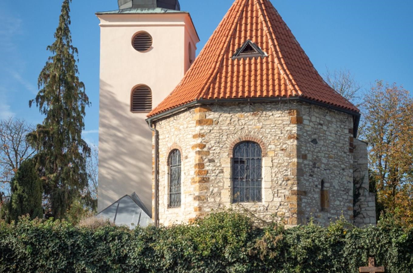 Kudy z nudy Slovanské přemyslovské hradiště Levý Hradec