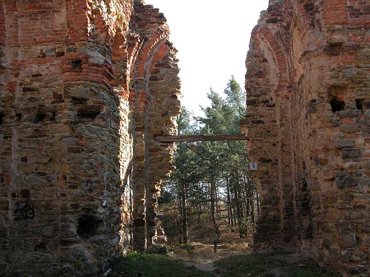 Kudy z nudy Břístevská hůra a zřícenina kaple Povýšení sv. Kříže u