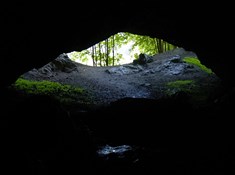 Jeskyně Hladomorna u Holštejna v Moravském krasu