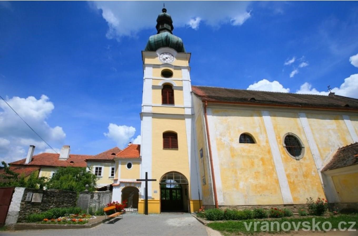 Farní kostel Nanebevzetí Panny Marie ve Vranově nad Dyjí