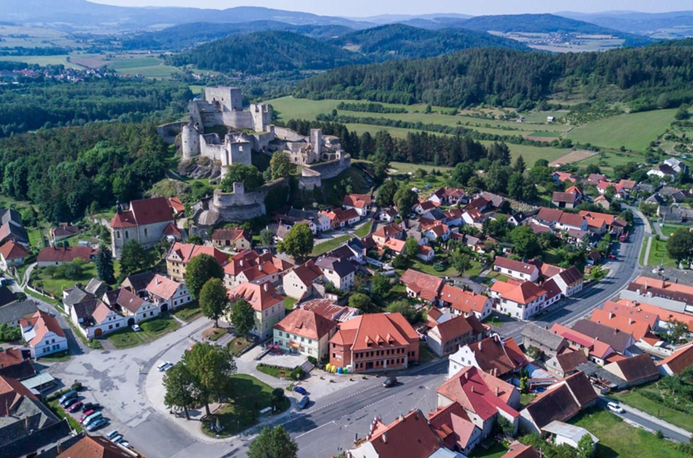 Rabí - nejrozsáhlejší hradní zřícenina v Čechách