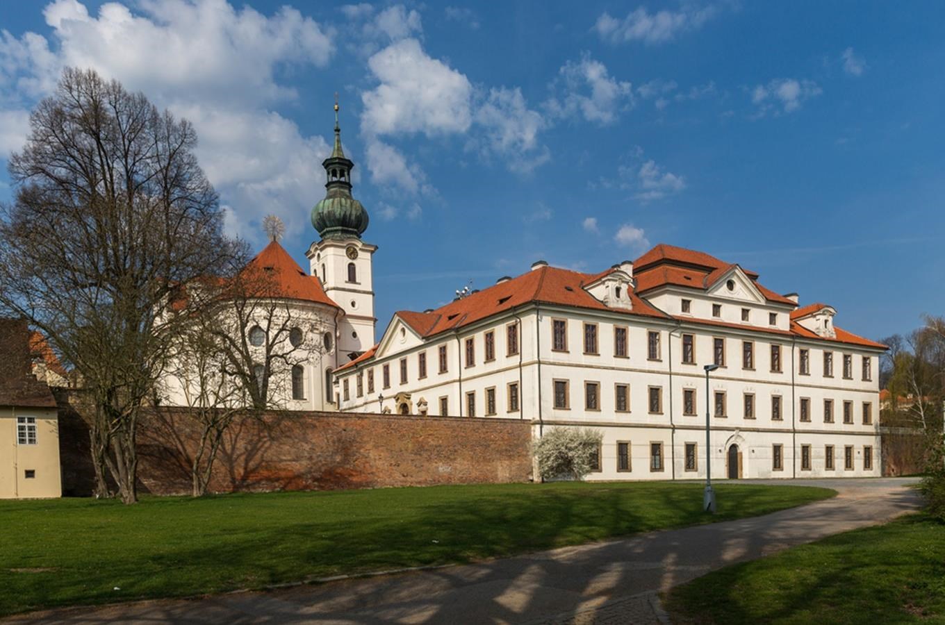 Břevnovský klášter - nejstarší fungující klášter v ČR