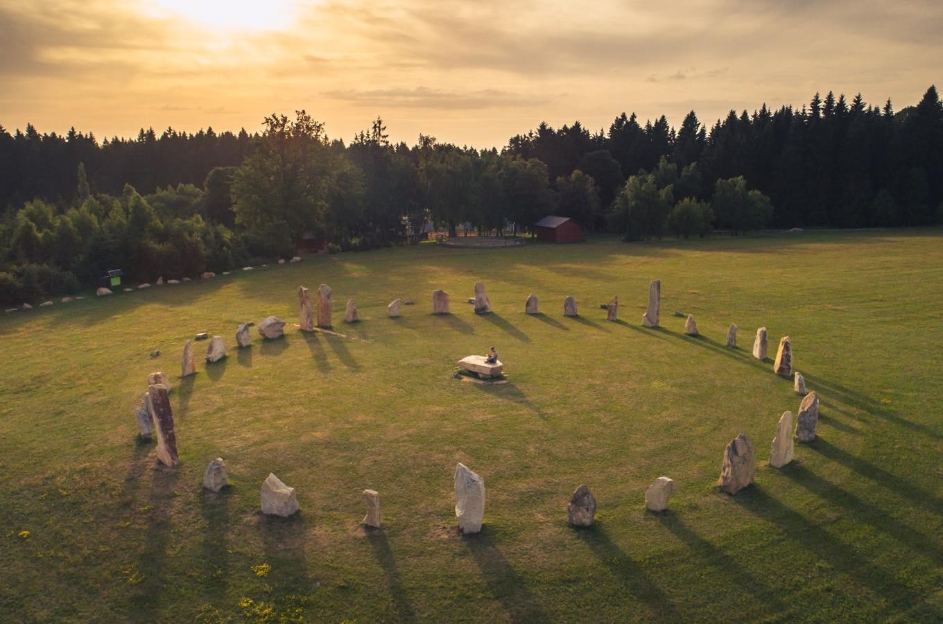 #světovéČesko aneb české Stonehenge, kamenné kruhy a další mystická místa v krajině