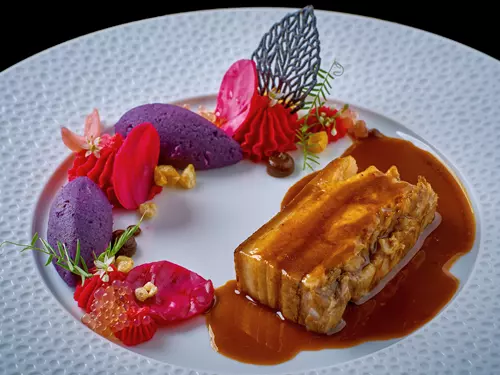 Triton Restaurant – zážitková restaurace v jedinečném interiéru v srdci Prahy
