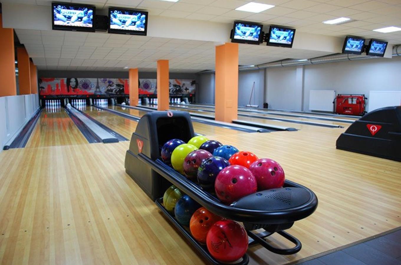 Kudy z nudy Bowling & Billiard Dejvice