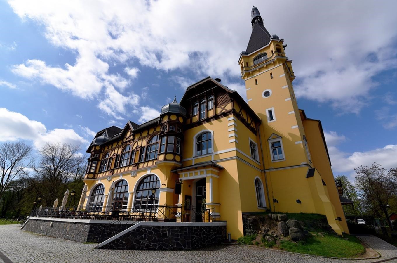 Výletní zámeček Větruše - nejkrásnější pohled na Ústí nad Labem