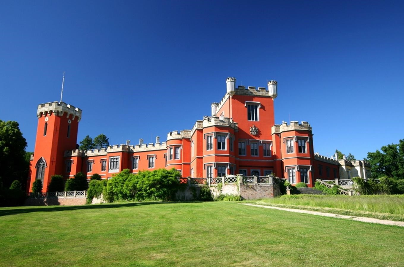 kudy z nudy zamek hradek u nechanic za golfem na zamek