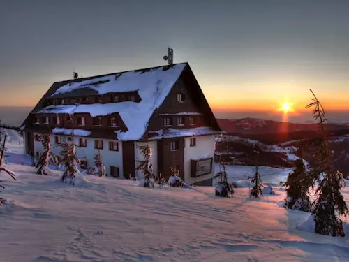 Horský hotel Friesovy boudy ve Strážném