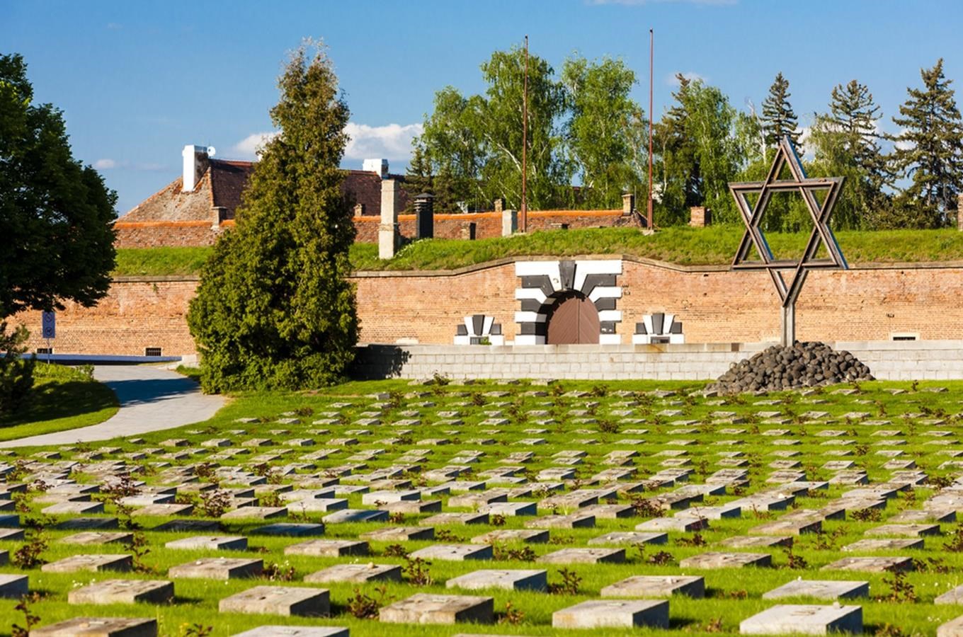 Nejnavštěvovanější Pietní místa: kutnohorská kostnice, Památník Terezín a Lidice