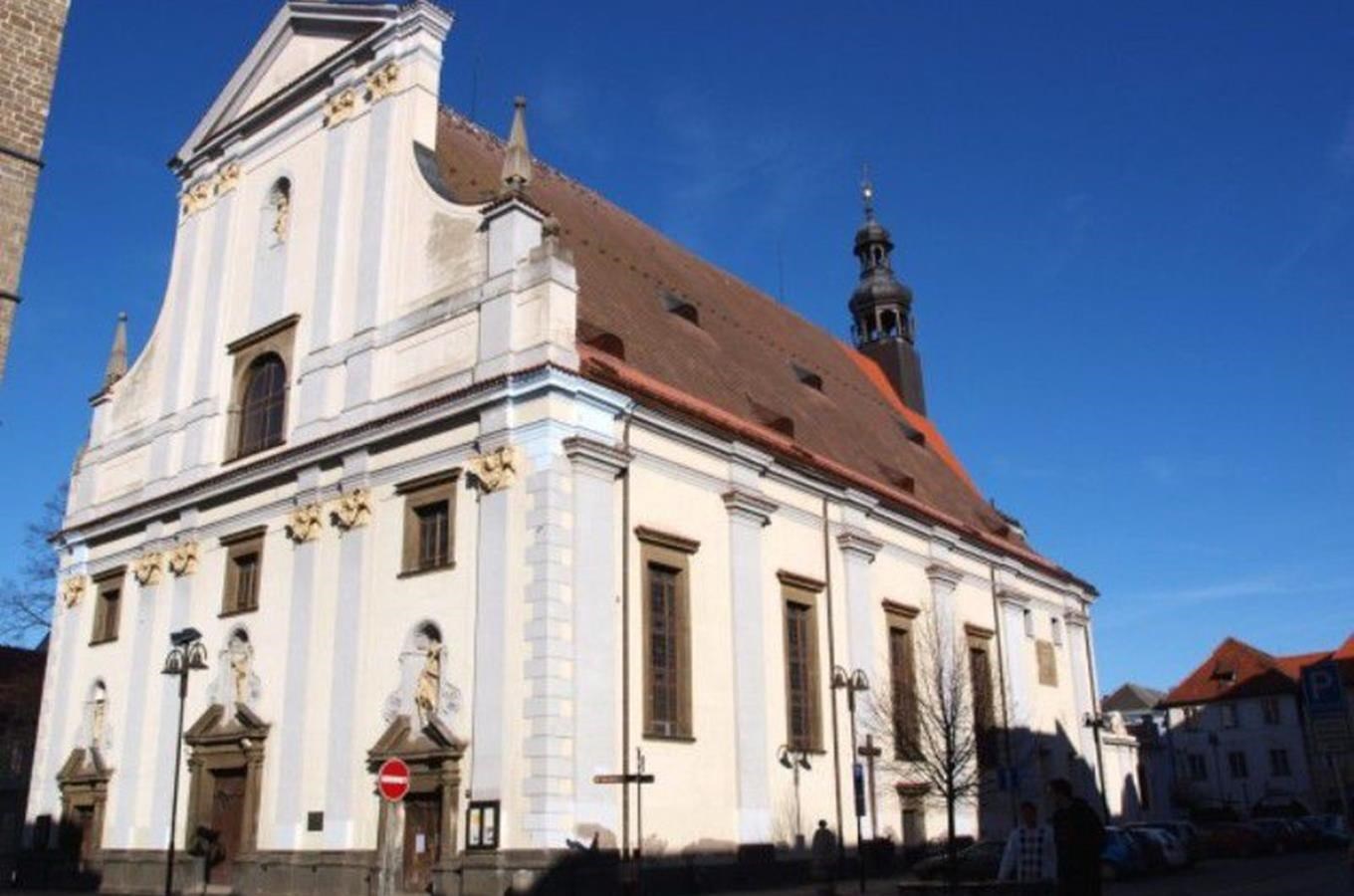 Katedrala Sv Mikulase Kudy z nudy - Katedrála sv. Mikuláše v Českých Budějovicích