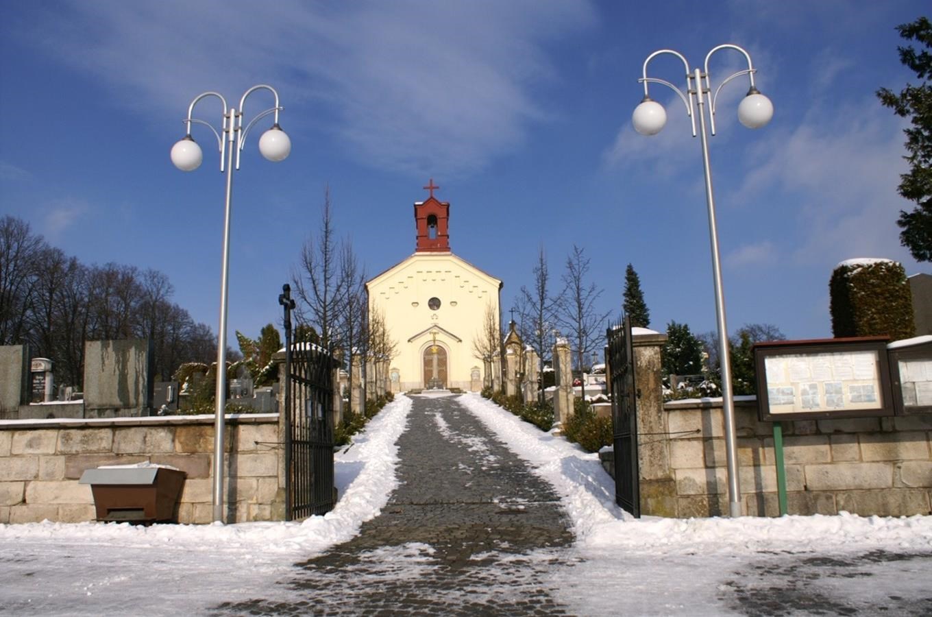 Nový hřbitov s kaplí sv. Cyrila a Metoděje v Červeném Kostelci