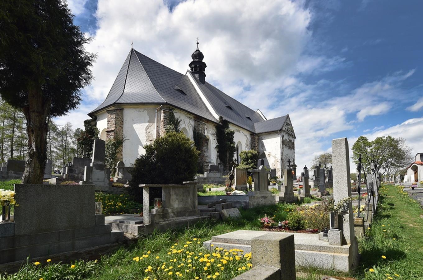 Velhartický hřbitov – místo, kterým prostupuje zlo