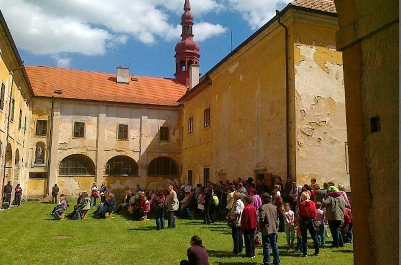 Františkánský klášter v Hájku u Červeného Újezda