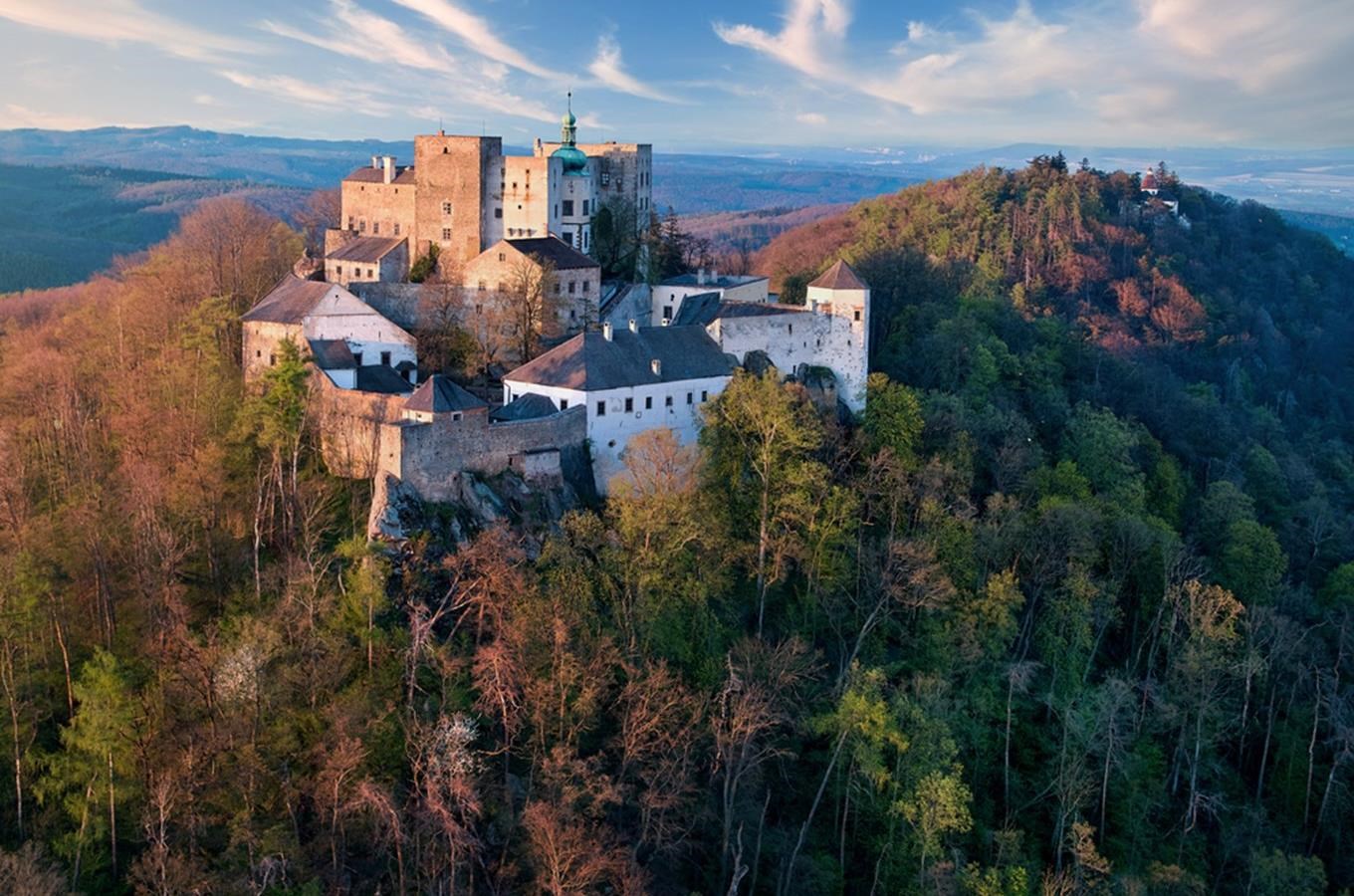 Hrad Buchlov - jeden z nejstarších a nejmohutnějších královských hradů 