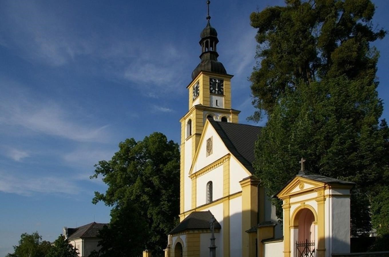Kostel sv. Petra a Pavla v Hradci nad Moravicí