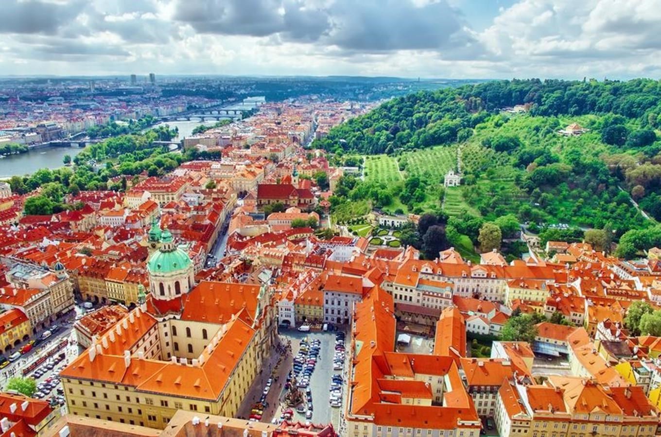 malé město datování nejlepší seznamka s jedním rodičem