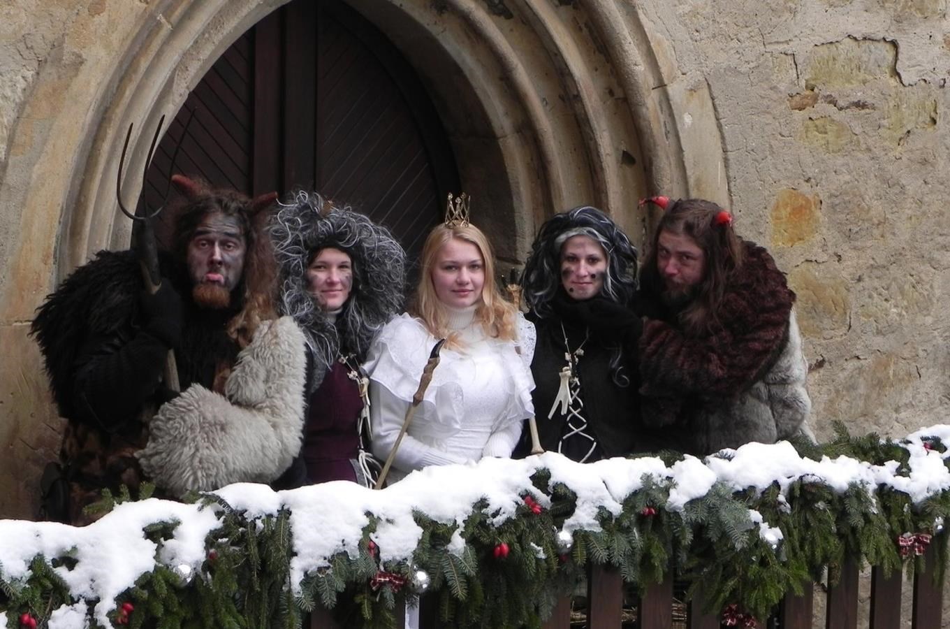 Čarodějné zimní pohádkové prohlídky na Starých Hradech potěší hlavně děti