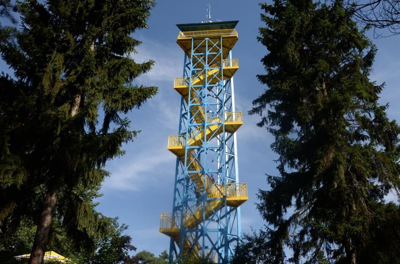 Vyhlídková věž v Zoo Olomouc na Svatém Kopečku 