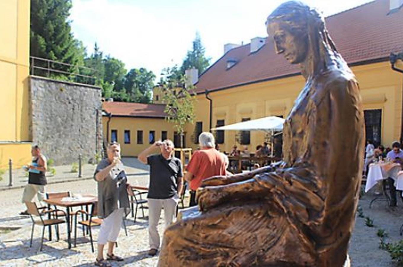 Pomník Boženy Němcové v Polné
