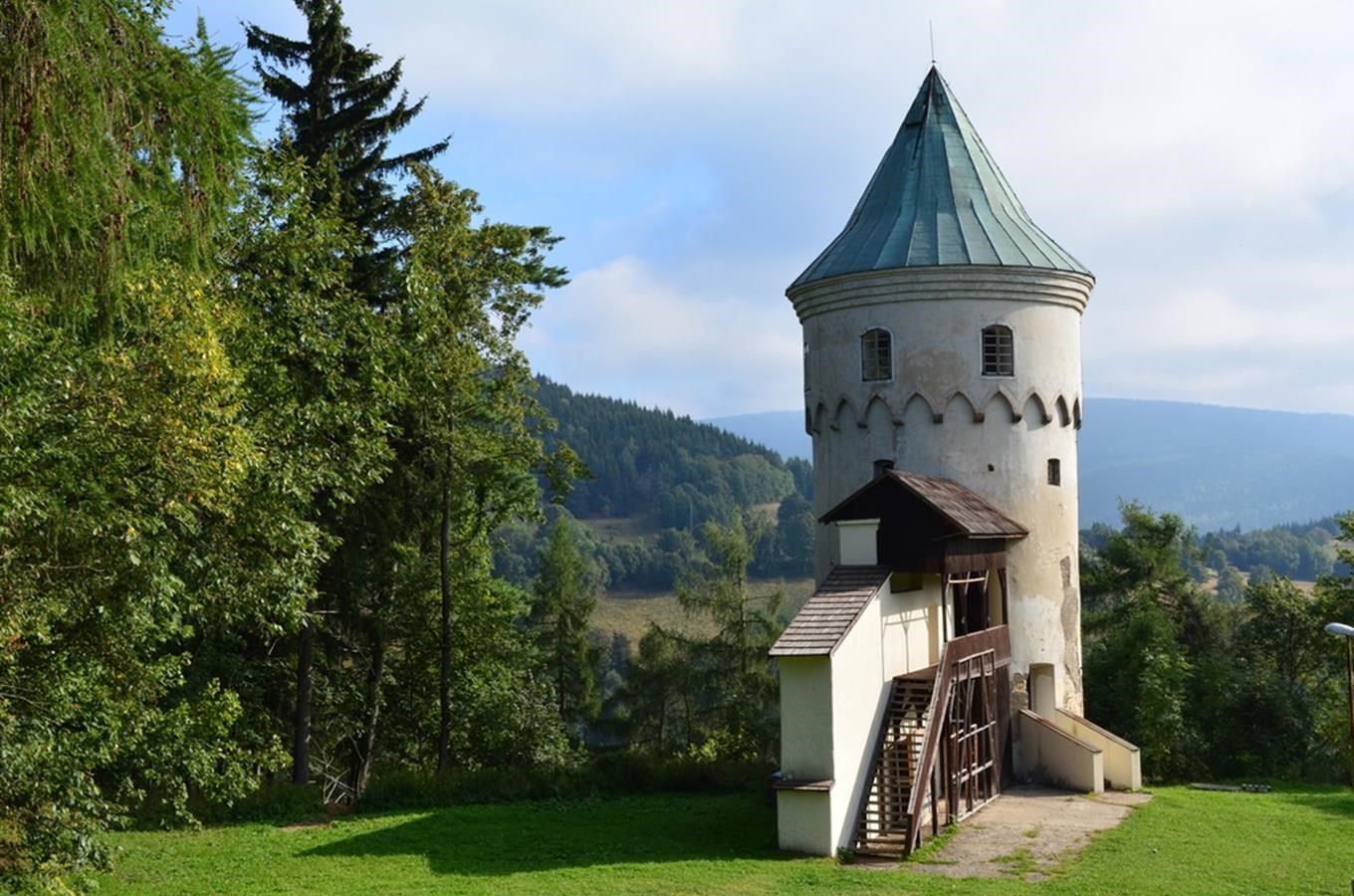 Šlikova věž - zřícenina hradu Freudenstein u Jáchymova
