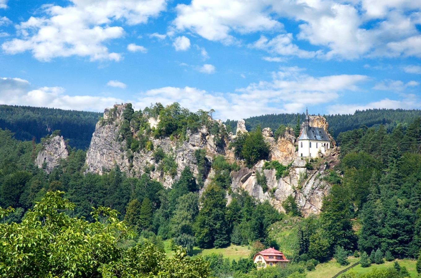 Kudy z nudy Hrad Vranov Pantheon