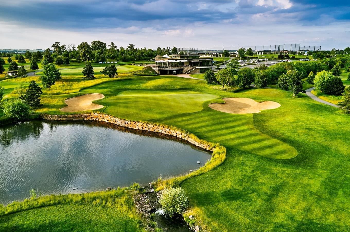 Kudy z nudy Albatross Golf Resort 18jamkové hřiště nejvyššího