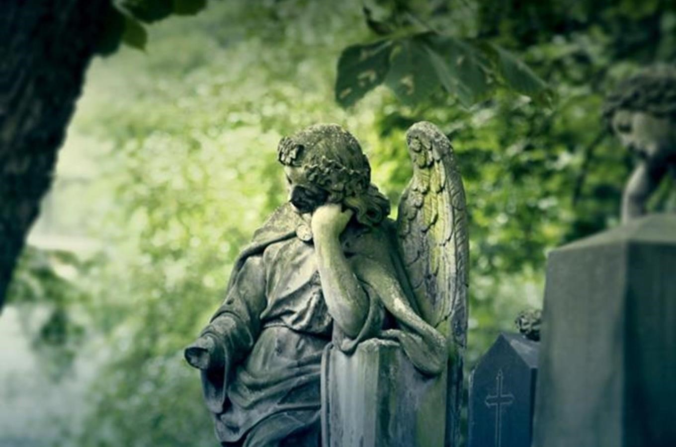 Začínají Dušičky aneb deset hřbitovů, zvláštních pomníků a funerálních stezek