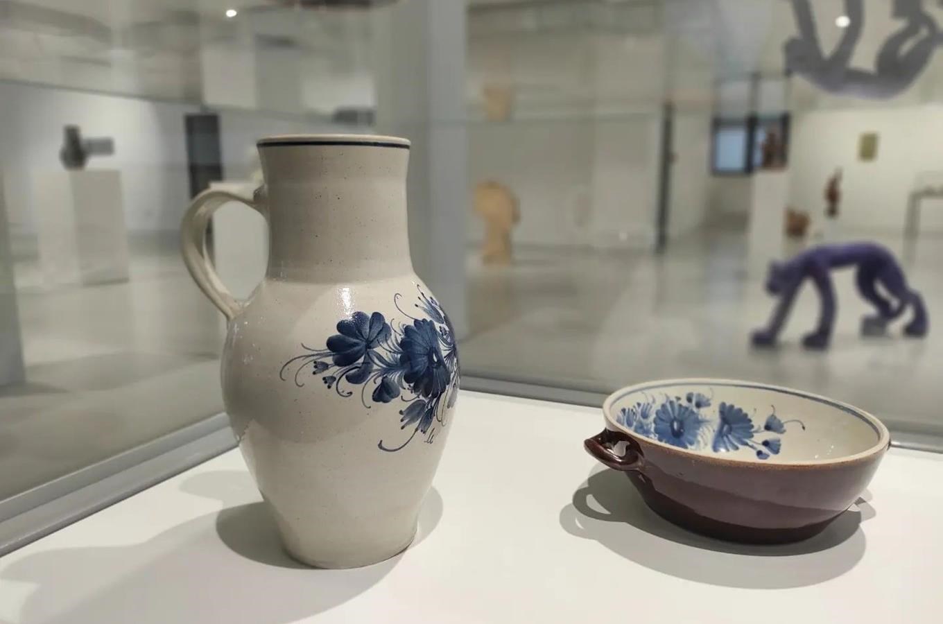 Současnost tradice: Stálá expozice keramiky ze sbírek Alšovy jihočeské galerie