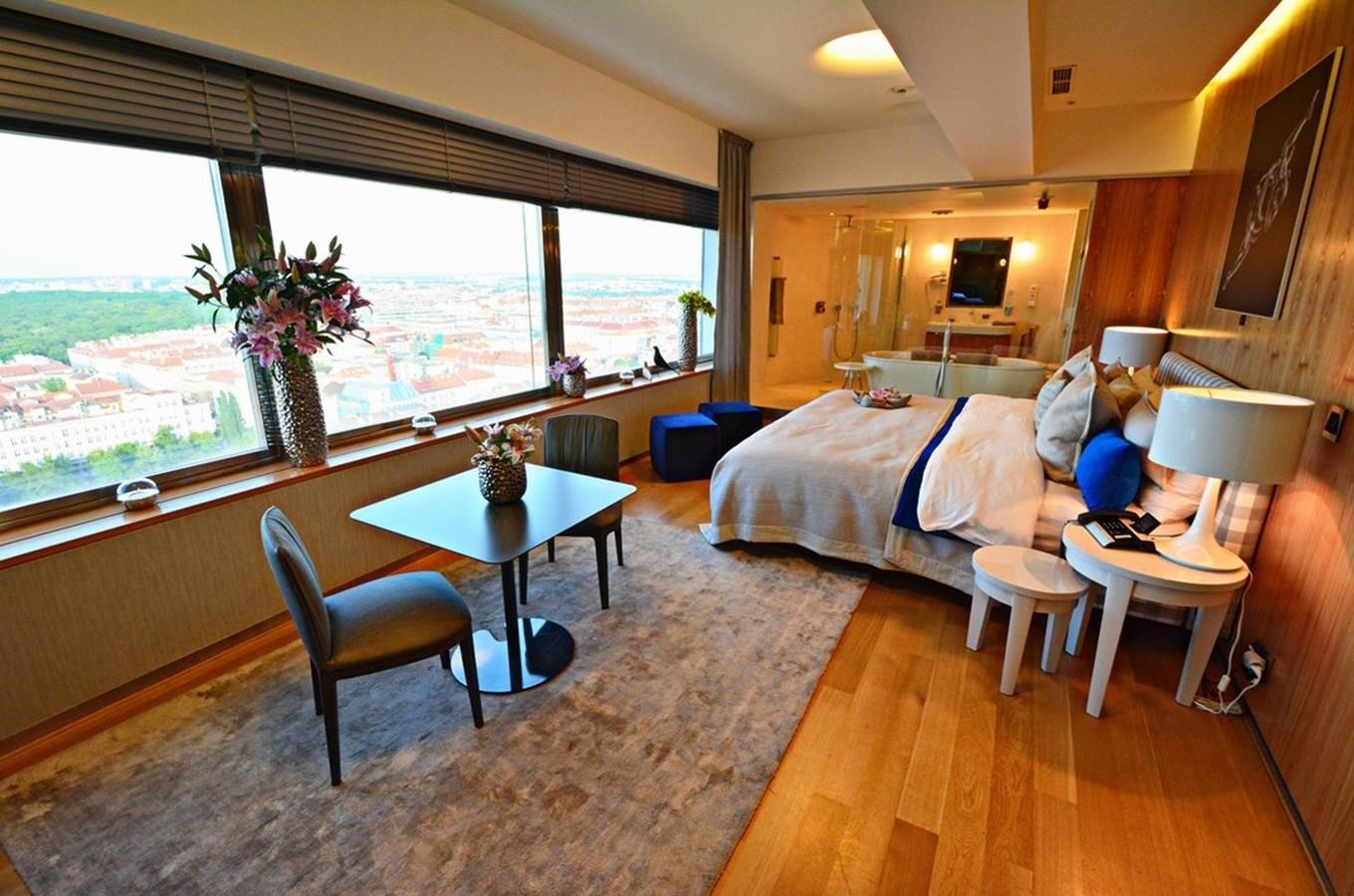 One Room Hotel - luxusní ubytování na Žižkovské věži
