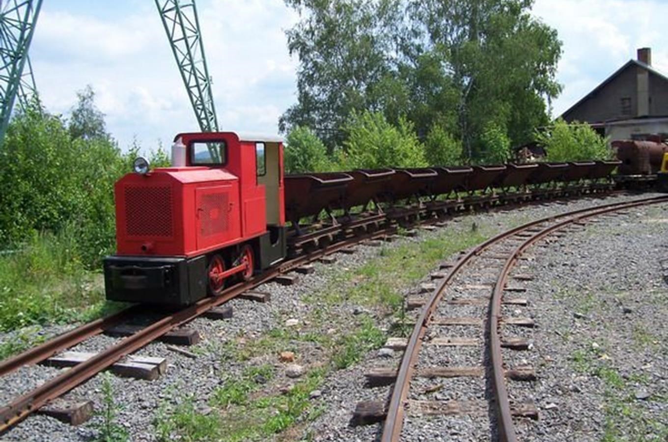 Kudy z nudy Mladějovská úzkokolejka a průmyslové muzeum Mladějov
