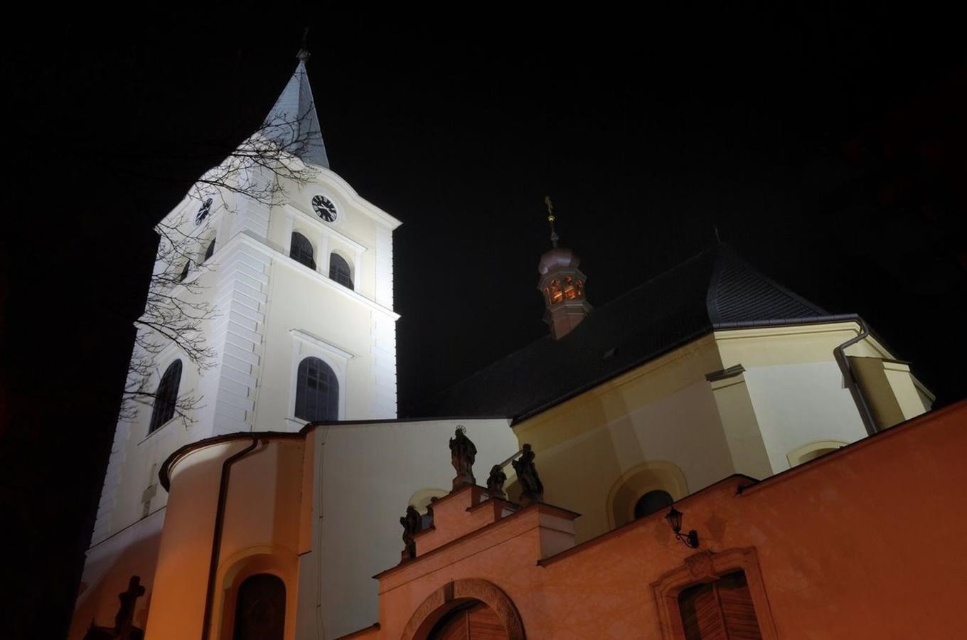 Farní kostel Nanebevzetí Panny Marie ve Valašském Meziříčí