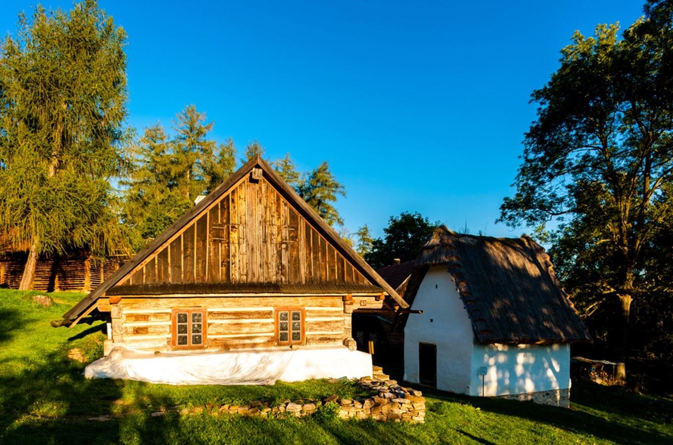 Výlet po stopách Svatební košile a k chatě Jana Wericha do Velhartic