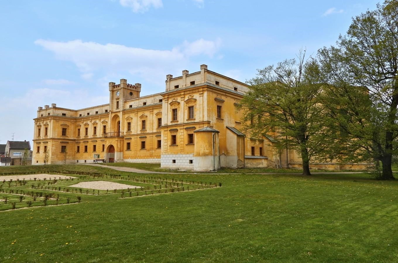 Kudy z nudy Zámek Slezské Rudoltice slezské Versailles