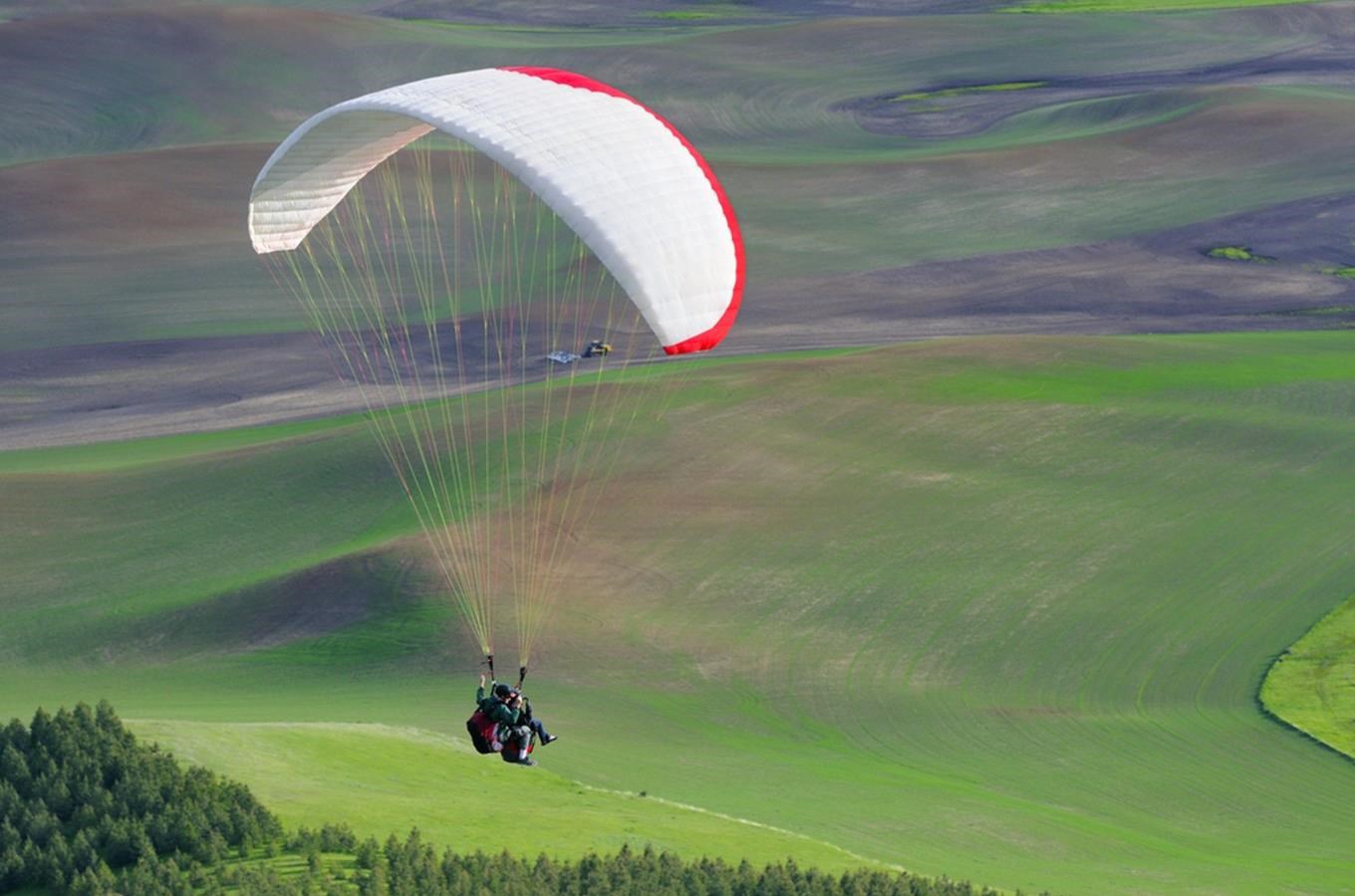 Paraglidingové tandemové lety v Tchořovicích