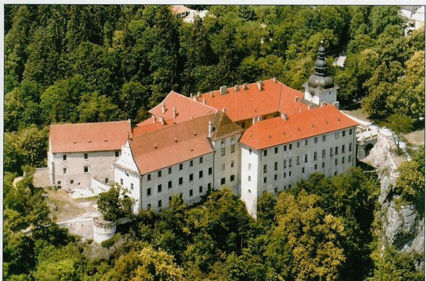 Kudy z nudy - Zámek Bechyně – nahlédnutí do života Petra Voka