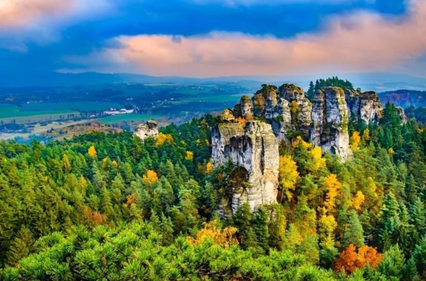 Prozkoumejte skalní města v barvách podzimu