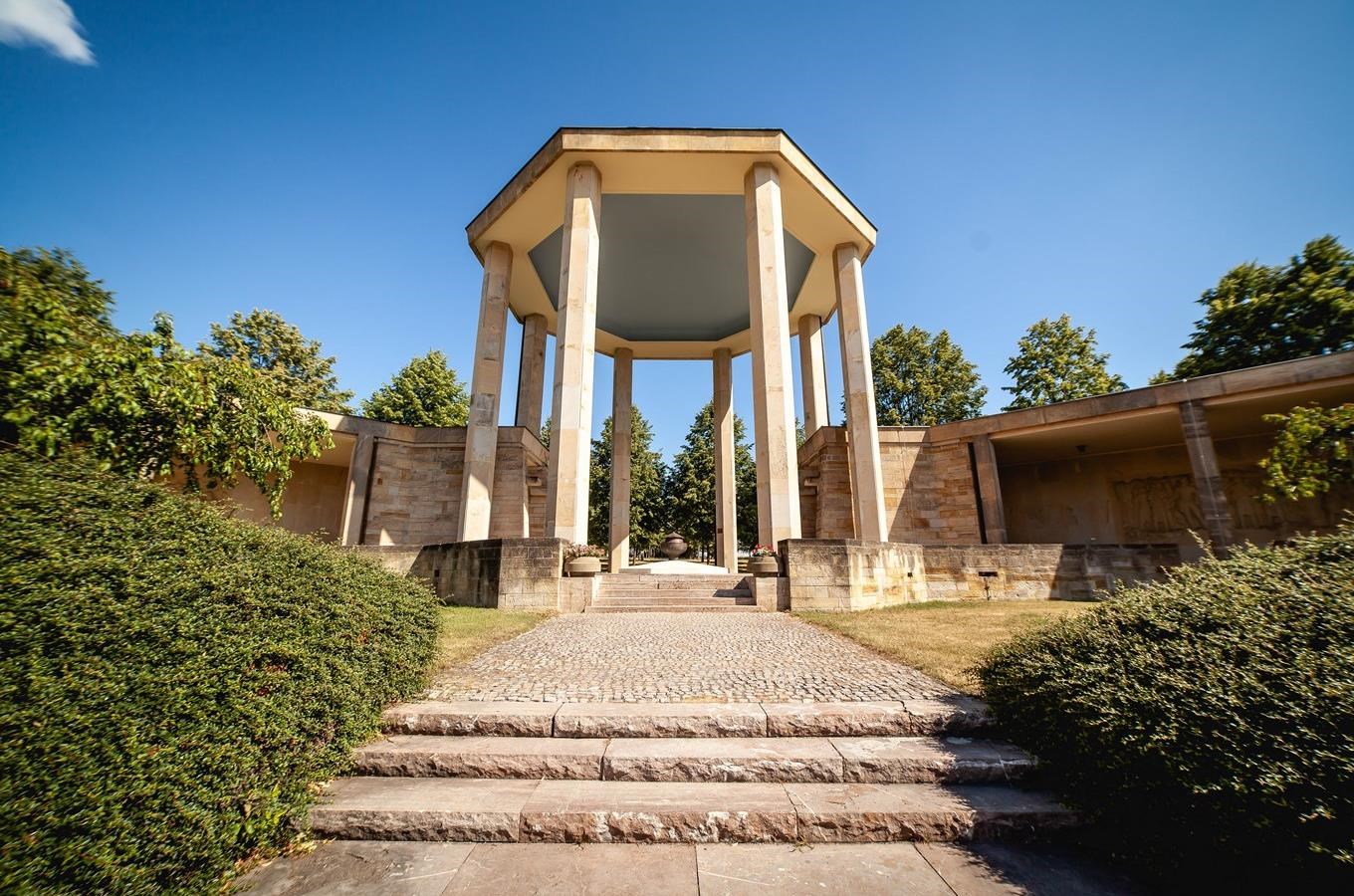 Památník Lidice - vzpomínka na obec vypálenou nacisty