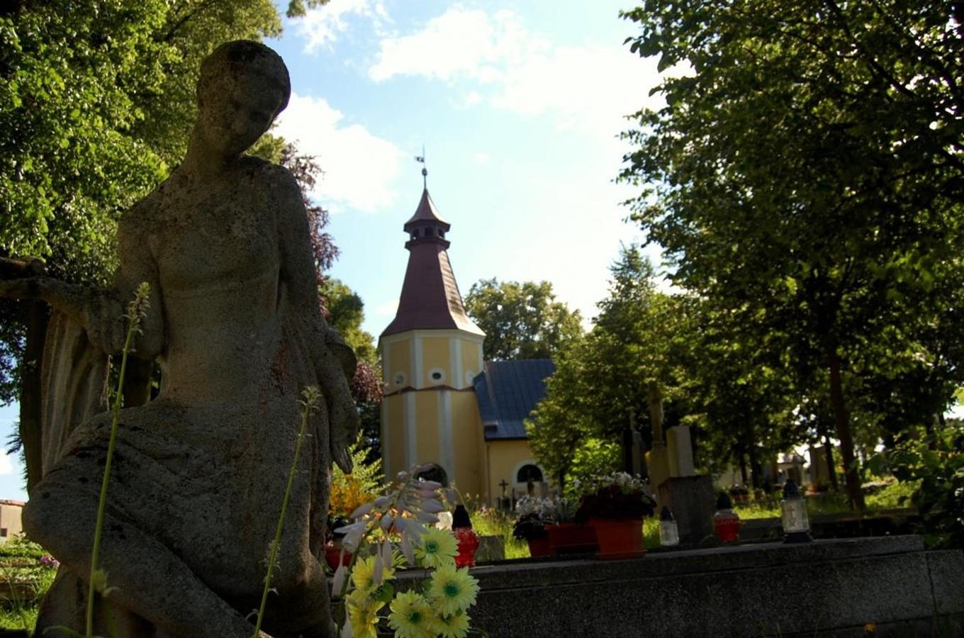 Hřbitovní kostel sv. Barbory v Pacově