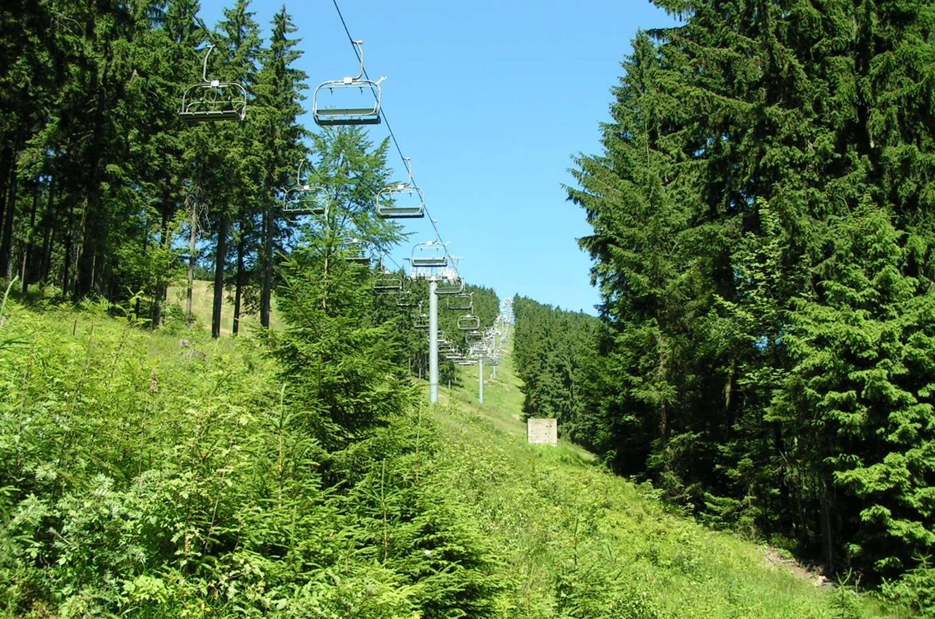 Lanovka na vrchol Zakletý a letní aktivity ve Ski centru Říčky
