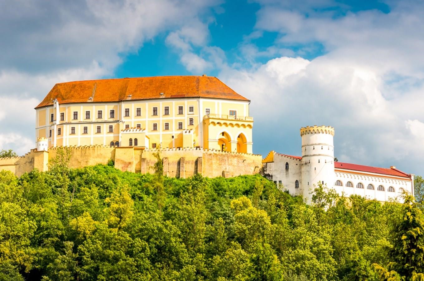 Kudy z nudy - Zámek Letovice - romantika i neobvyklé zážitky