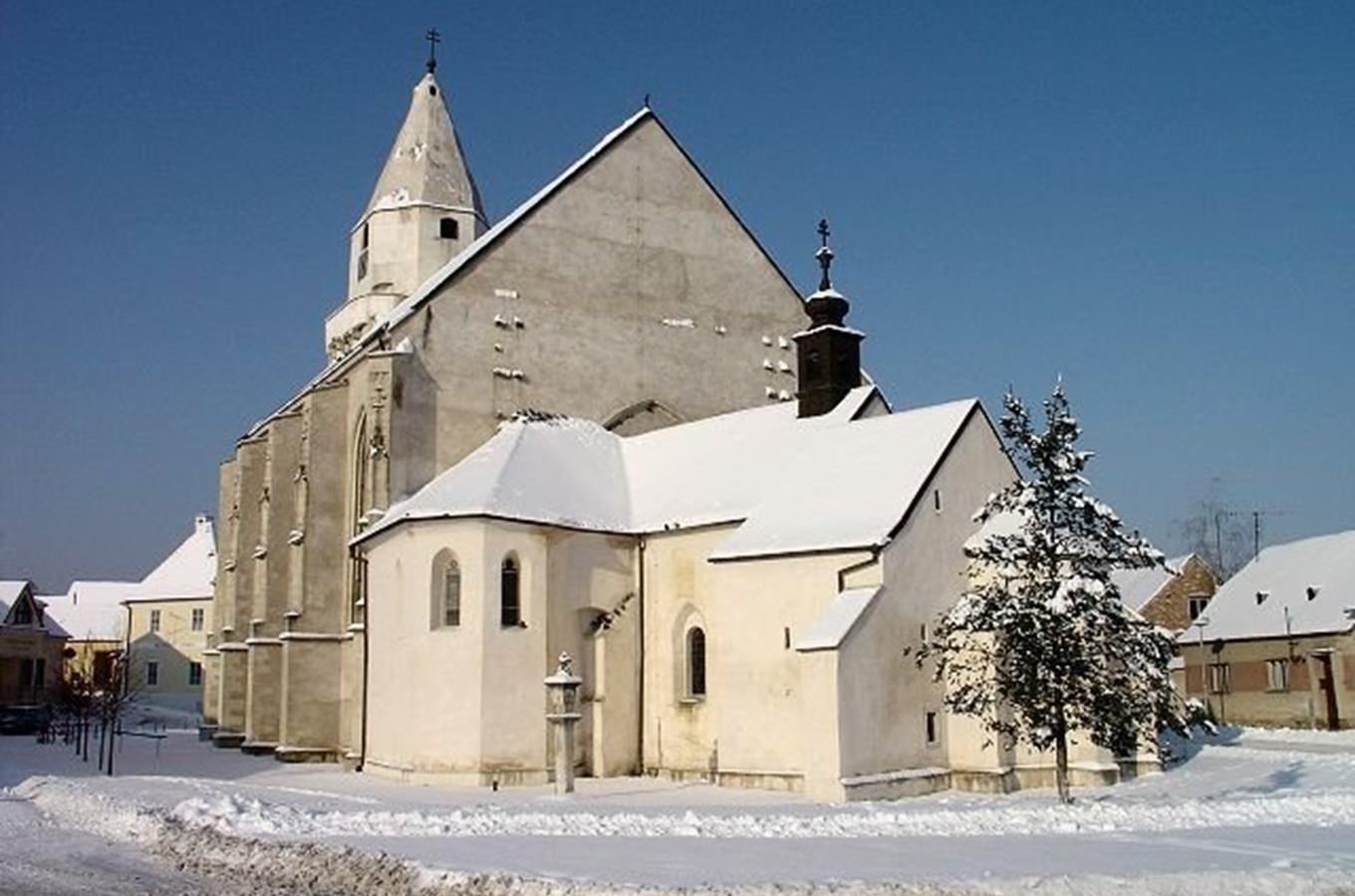Kostel svatého Wolfganga v Hnanicích