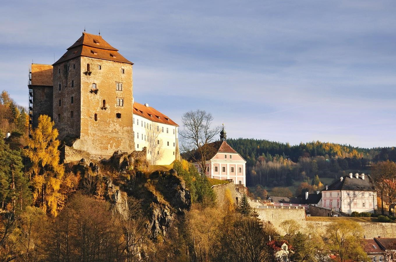 Hrad a zámek Bečov nad Teplou – odhalte tajemství relikviáře sv. Maura