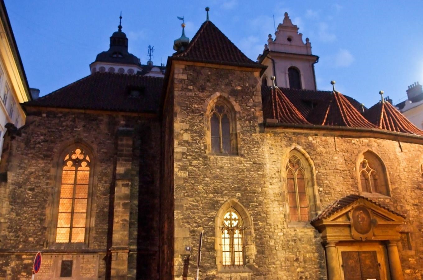 Kostel sv. Martina ve zdi v Praze