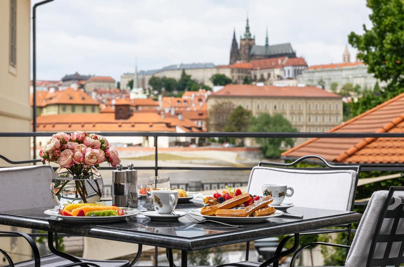 Hotel Four Seasons Prague obhájil 5 hvězd v mezinárodním hodnocení Forbes Travel Guide