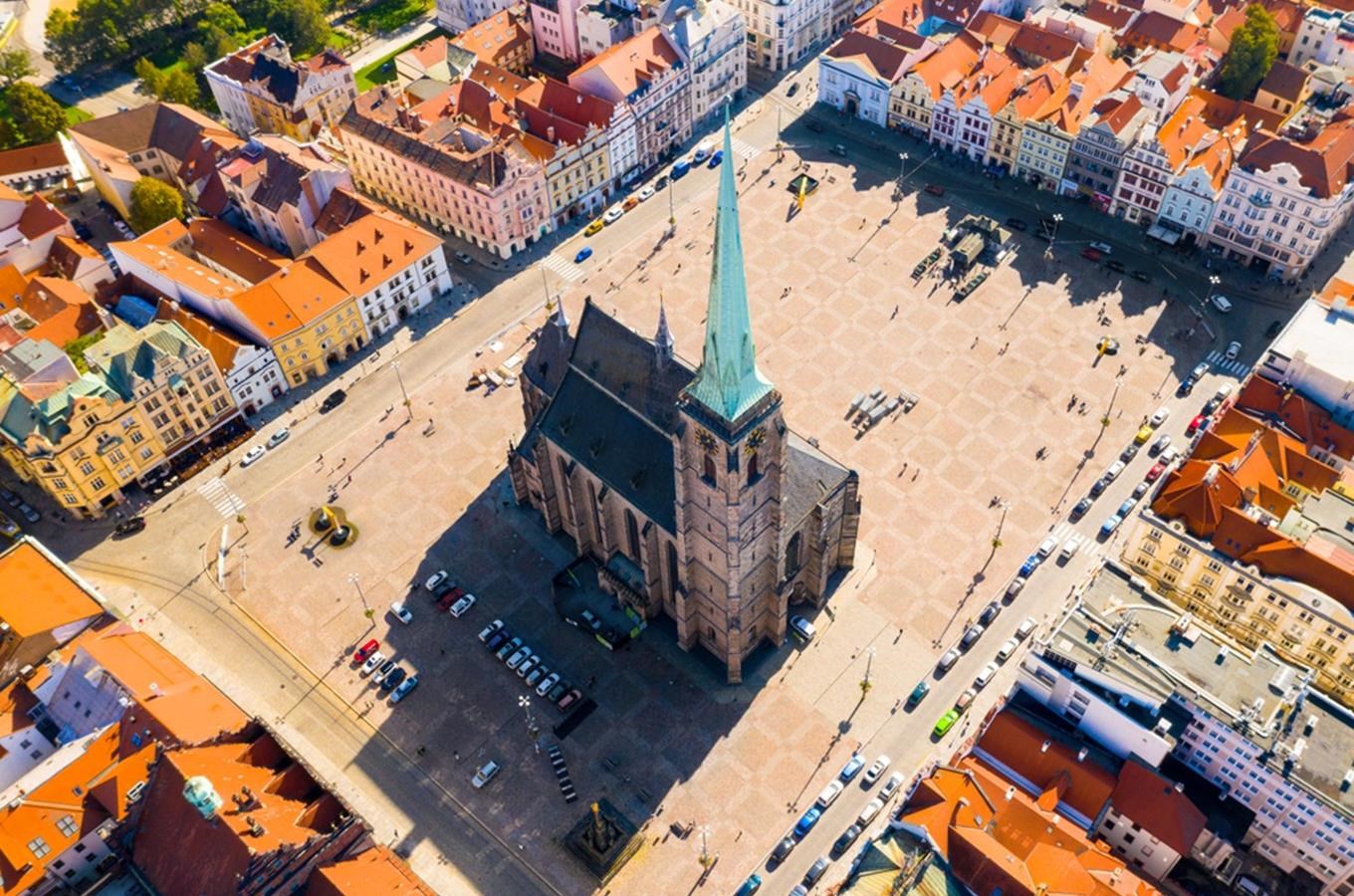 Kostelní věž v kostele Svatého Bartoloměje v Plzni – nejvyšší kostelní věž v České republice
