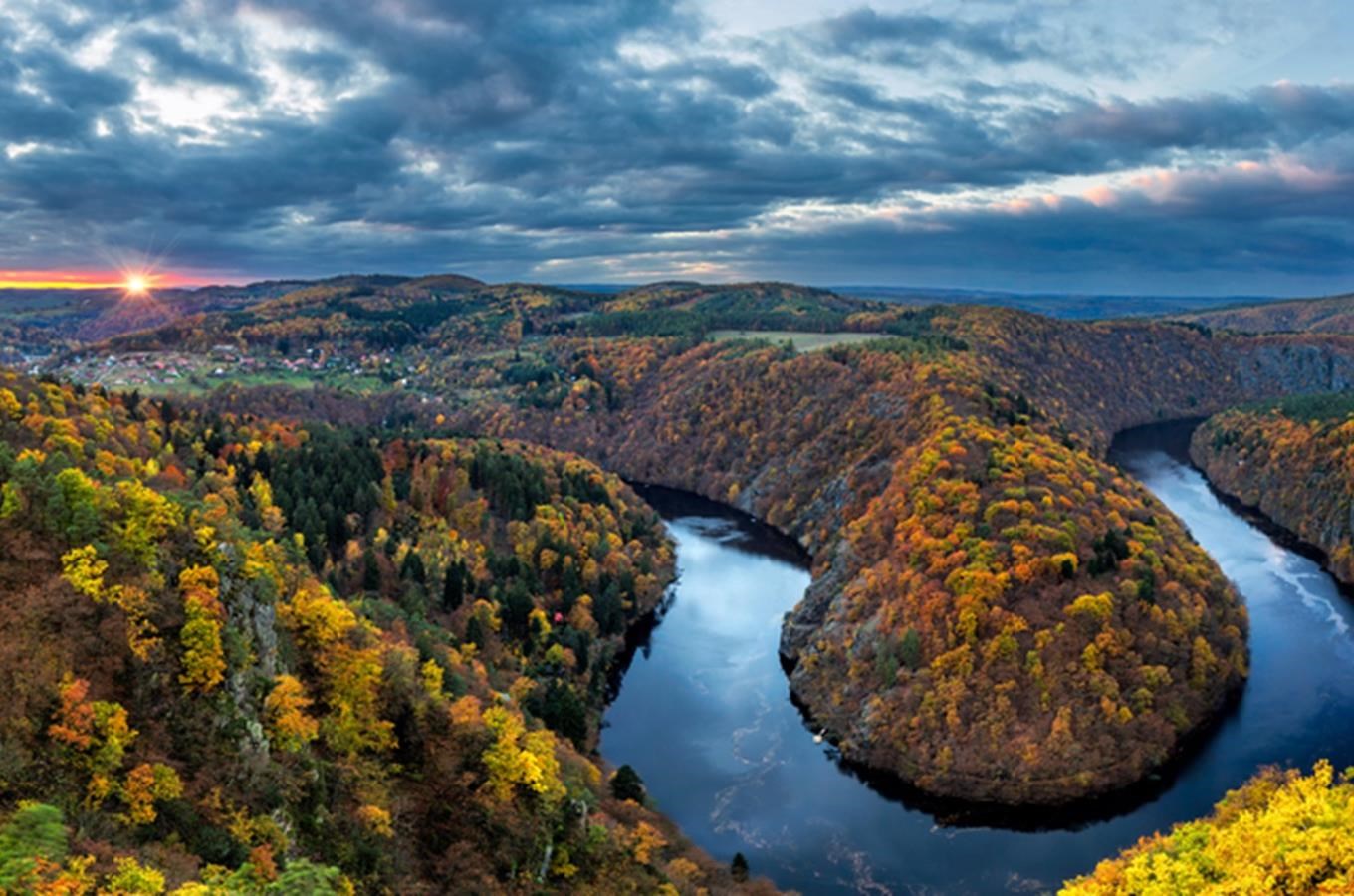 Kudy z nudy - Vyhlídka Máj - jeden z nejkrásnějších rozhledů na Vltavu