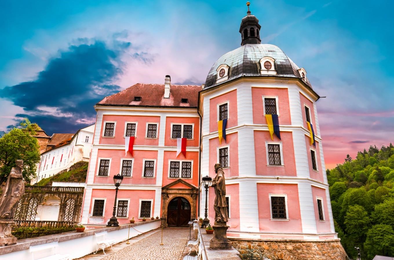 Hrad a zámek Bečov nad Teplou otevře na advent novou expozici v Pluhovských domech