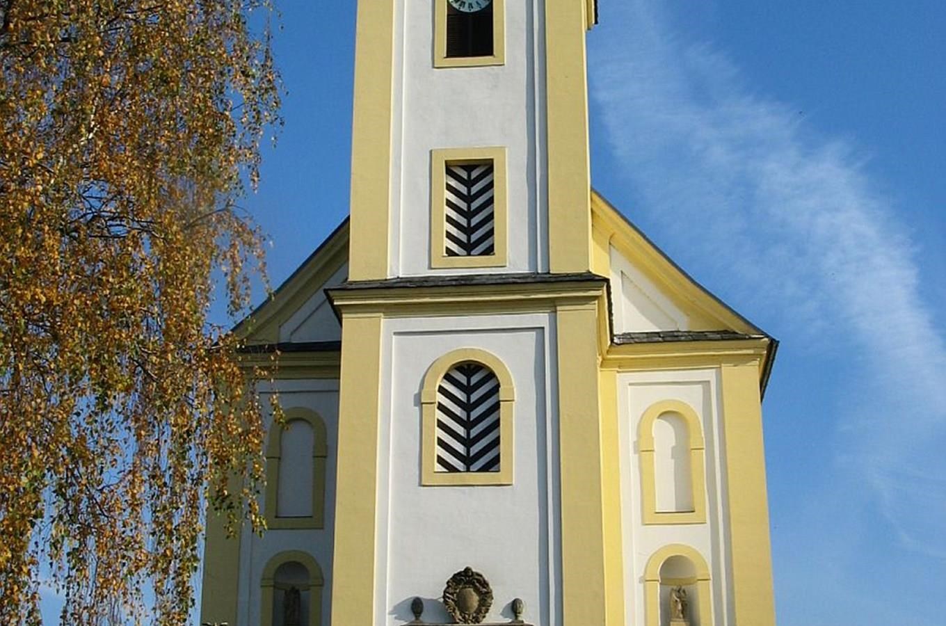 Kostel Povýšení svatého Kříže v Dubicku