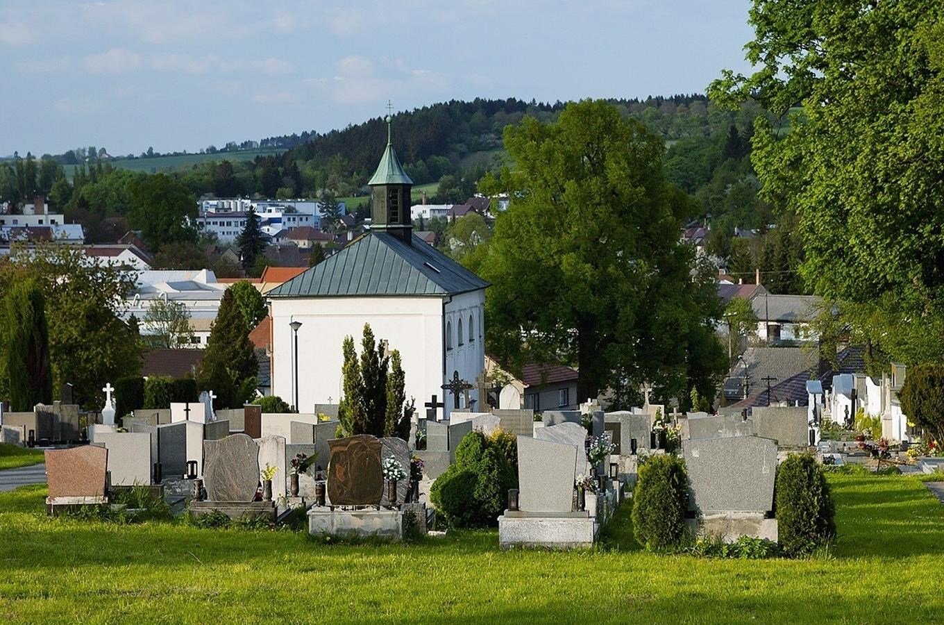 Hřbitovní kostel sv. Mikuláše v Olešnici 