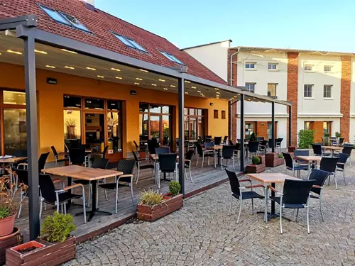 Statek 1738 v Dušníkách nad Vltavou – penzion a restaurace u Kralup nad Vltavou